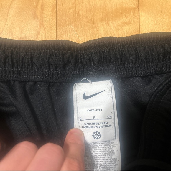 Nike Men's Black and Red Athletic Shorts - Picture 4 of 4